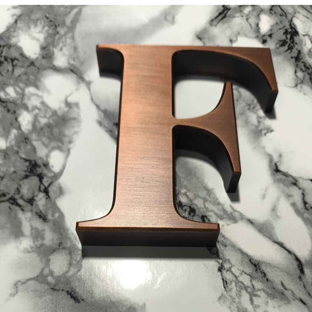 אותיות מתכת בולטות תלת מימד – תמונה 20